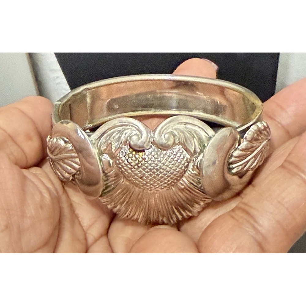 Vintage Silver Tone Ornate Floral Shell Hinged Bangle Bracelet Safety Chain 7.25